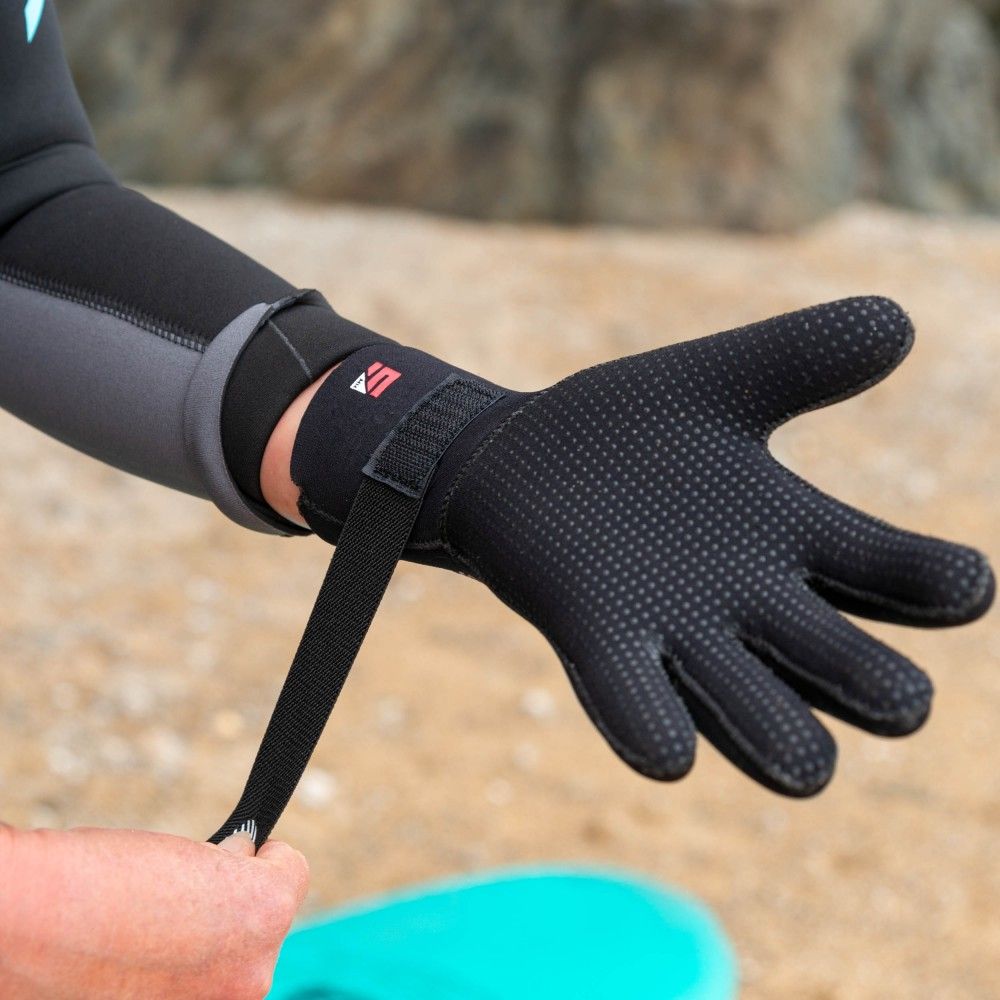 https://www.littlesurfers.co.uk/media/catalog/product/cache/27db811ad6dfca2ea3fbd18c86603326/o/s/osprey_5mm_neoprene_wetsuit_gloves_3.jpg